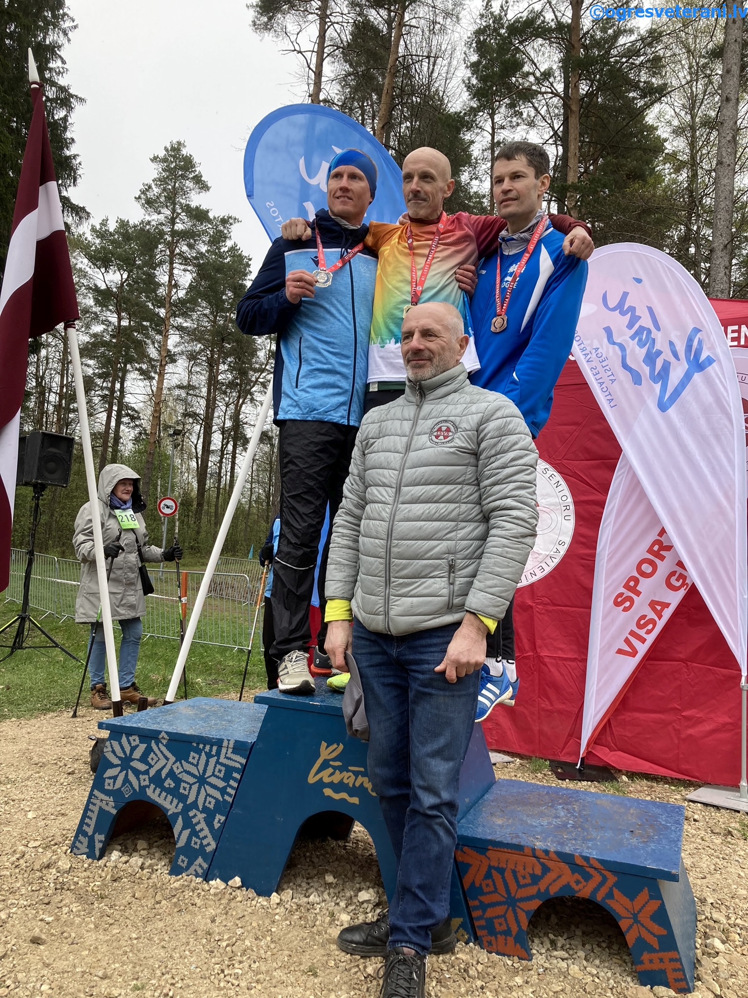 No kreisās: Mareks Zālītis, Craig Rose un Armands Bušs (V40+ apbalvošana)